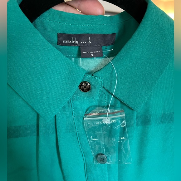 NWOT Maddy k Batwing Sleeve Flowy Top - Picture 4 of 4